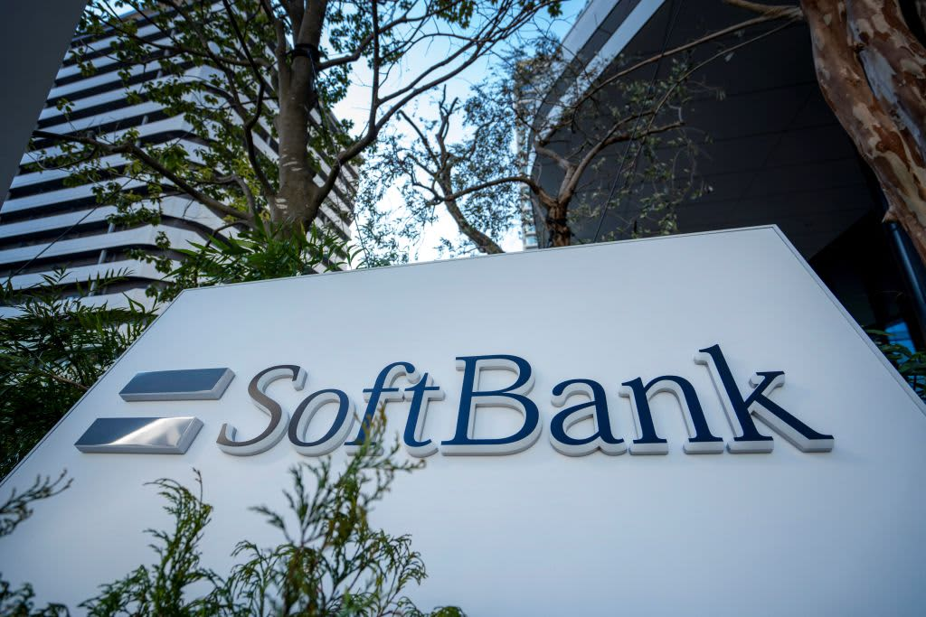 “Why SoftBank’s PayPay IPO Could Be the Fintech Game-Changer India Needs”
“PayPay IPO: SoftBank’s Bold Bet That Could Rewire Digital Payments”
“From QR Codes to Wall Street: Understanding SoftBank’s PayPay IPO Move”
“Is PayPay the Next Big Fintech IPO? What India Can Learn”
“PayPay IPO Explained: SoftBank’s Strategy, Risks, & What Comes Next”