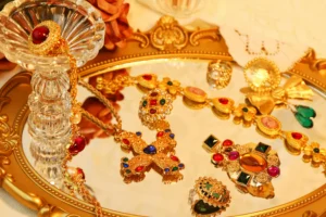 Gold Price Steady Above Rs 1,17,000: What's Driving the Rally?