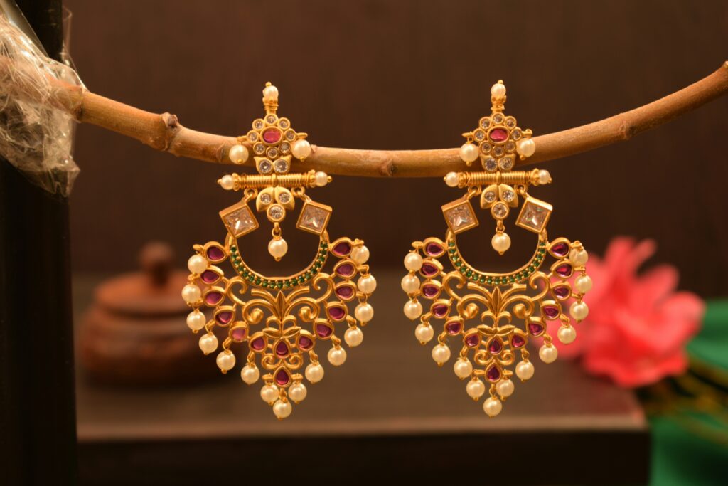 Gold Prices in India Hold Steady Above Rs 1,20,000: Factors Driving the Rally