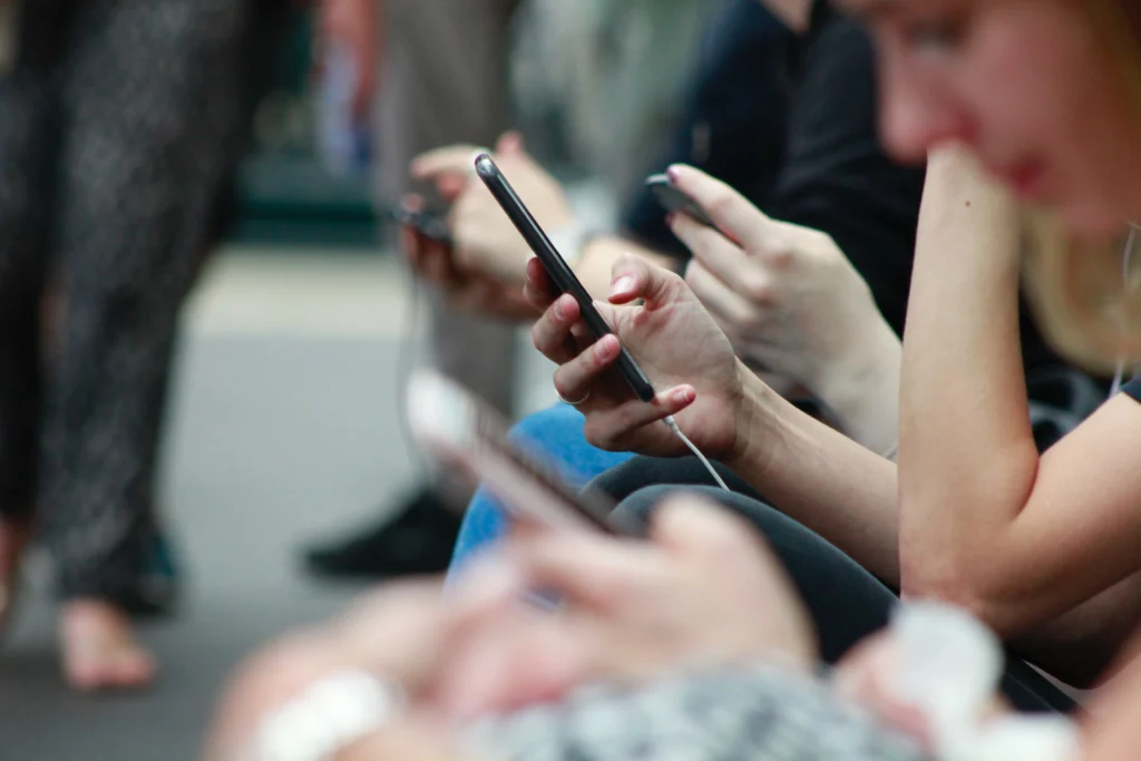 India's Smartphone Market Sees 3% Growth in Q3 2025: What Does it Mean for Investors?